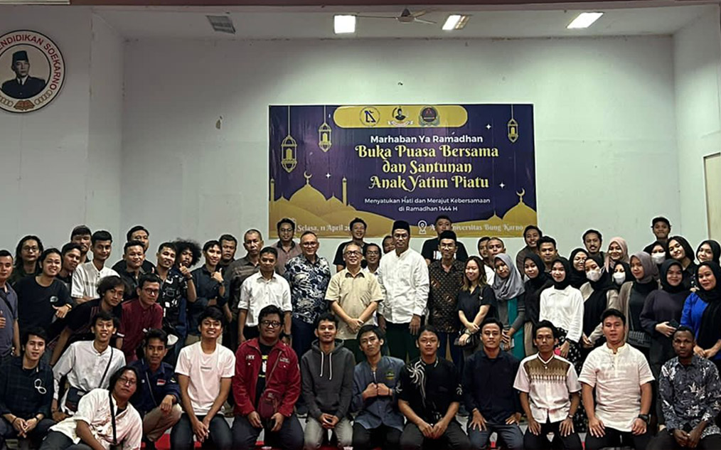 PILAR UBK: Gelar Bukber dan Santunan Anak Yatim