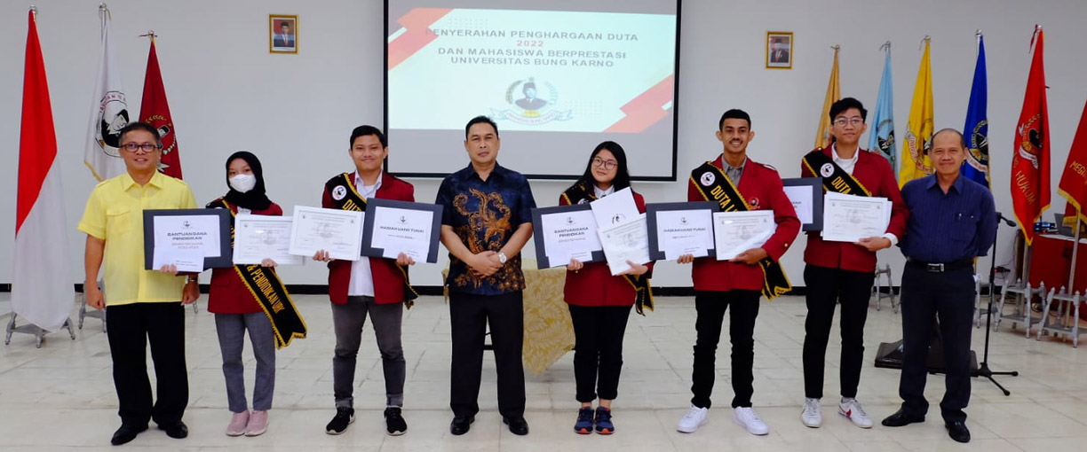 Penyerahan Penghargaan Duta Kampus 2022/2023 Dan Mahasiswa Berprestasi Universitas Bung Karno
